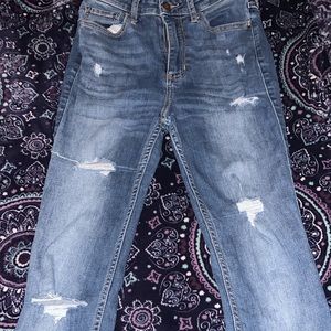 Hollister high rise jeans with rips